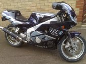 1988 Yamaha FZR 250 photo